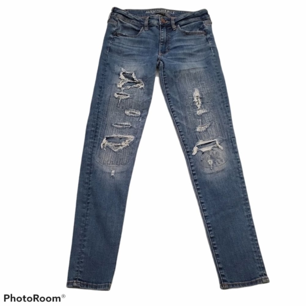 DISTRESSED medium wash jeggings size 6